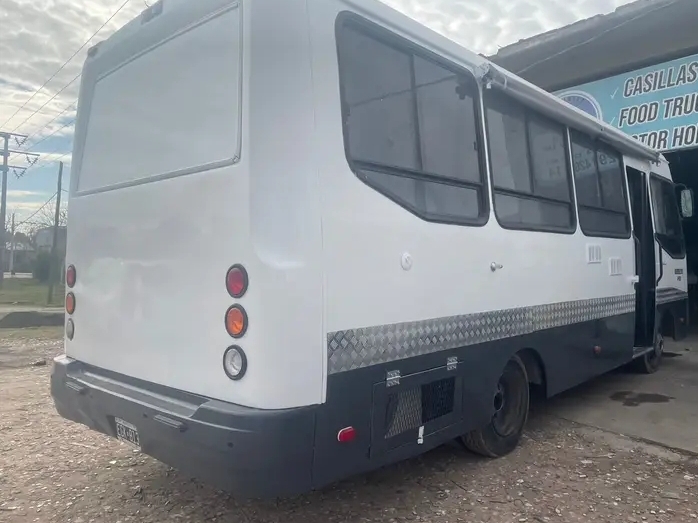 Minibus para 4/5 personas - Imagen 2