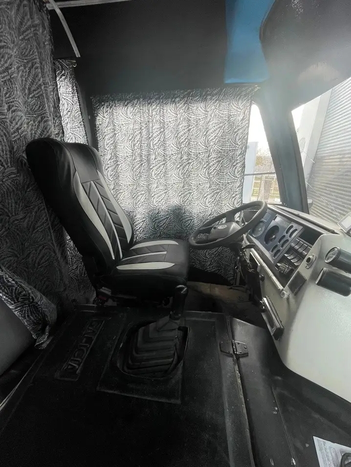 Minibus para 4/5 personas - Imagen 3